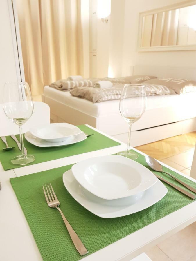 Cozy Studio With Parking Near City Center براغ المظهر الخارجي الصورة