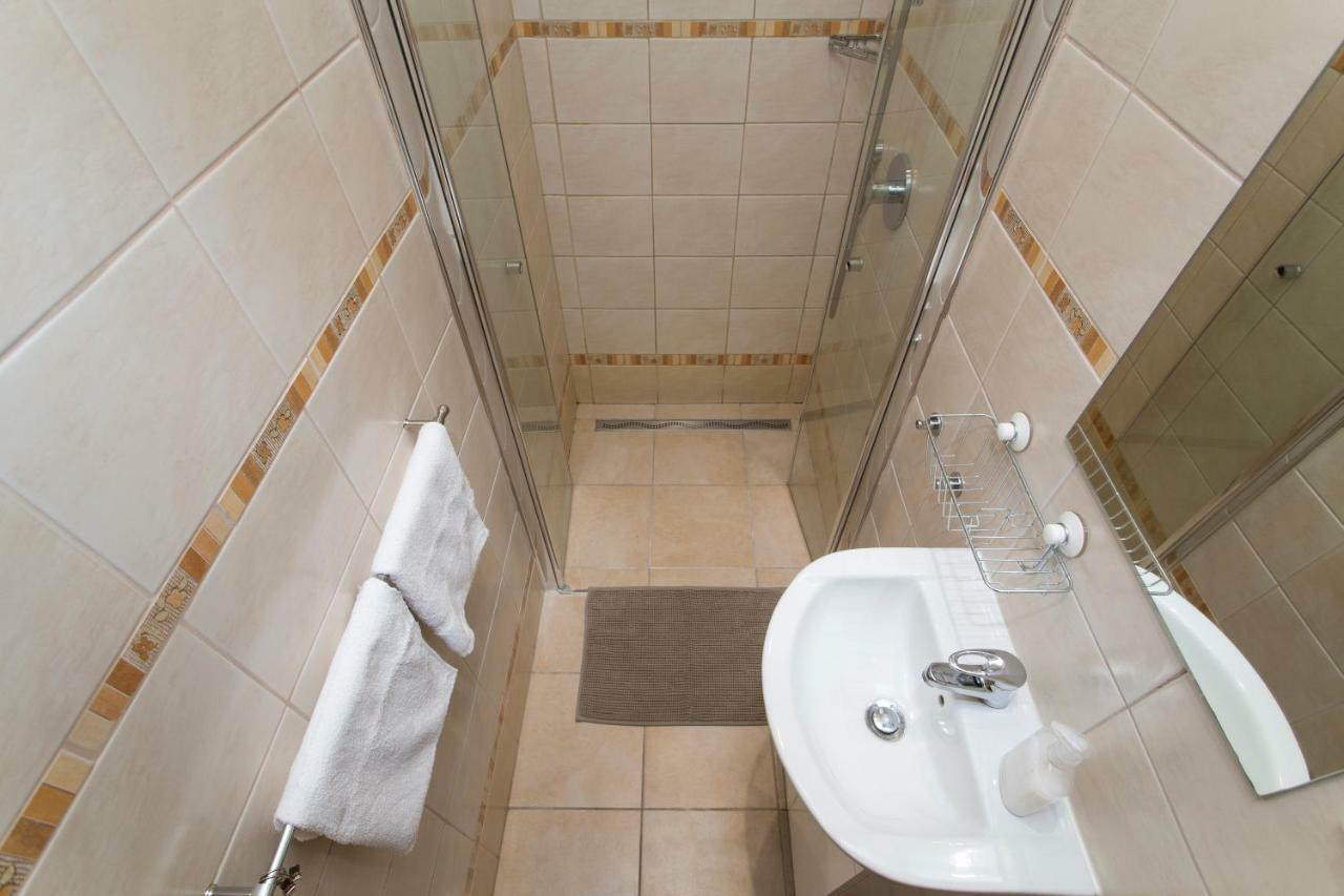 Cozy Studio With Parking Near City Center براغ المظهر الخارجي الصورة