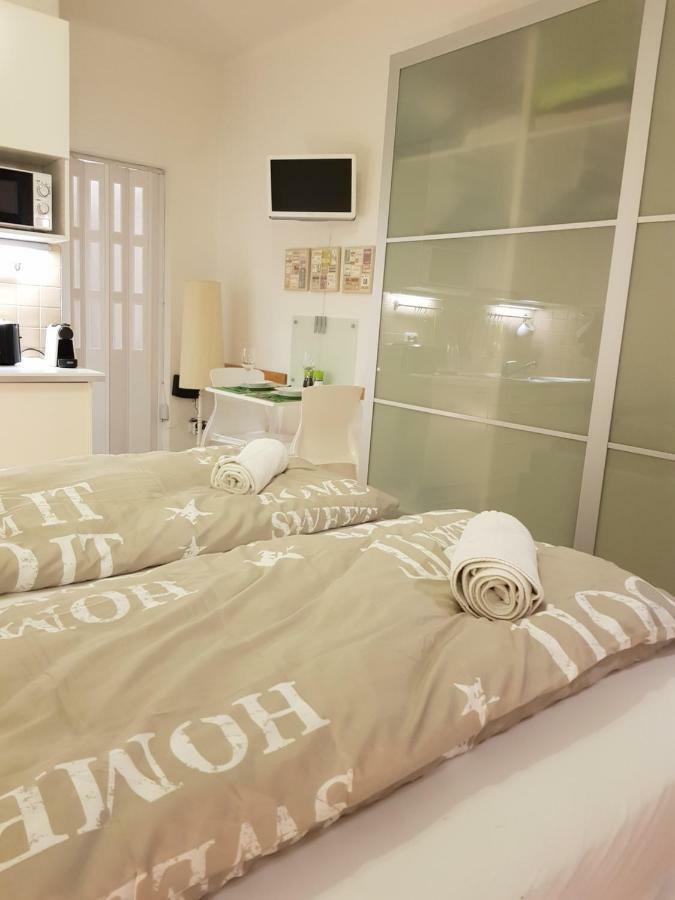 Cozy Studio With Parking Near City Center براغ المظهر الخارجي الصورة